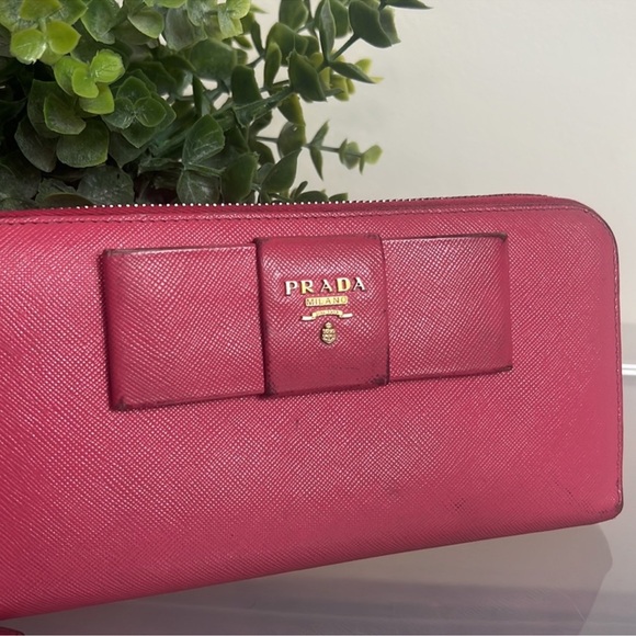Prada Saffiano Pink Leather Bow Zipper Wallet - Picture 4 of 13